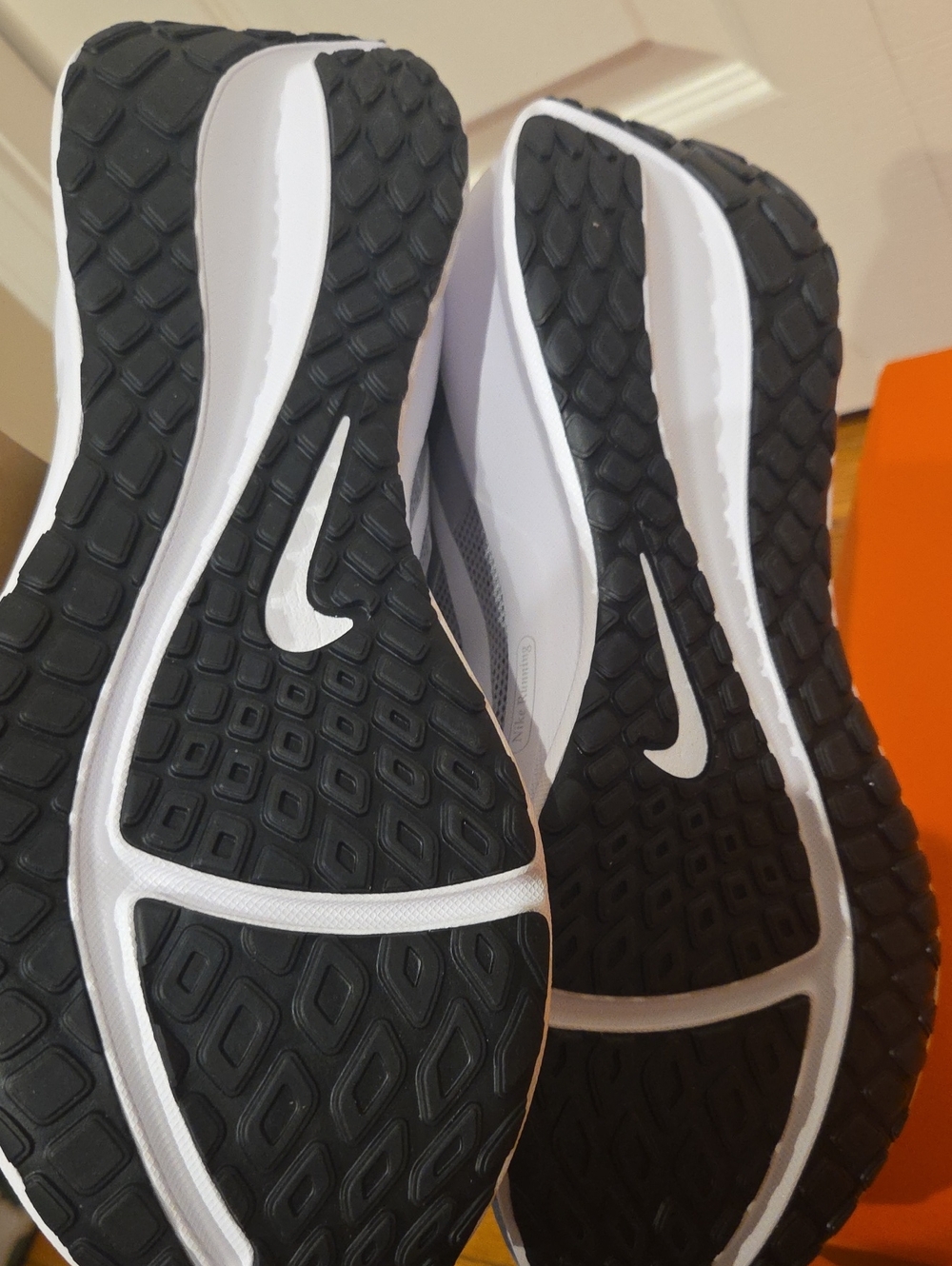 Men's Nike Downshifter 13 Shoes Size 11.5 NEW IN BOX - Picture 5 of 6